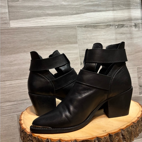 Genuine Black Leather Ankle Boots with Silver Buckle and tips size 8 - Picture 8 of 9